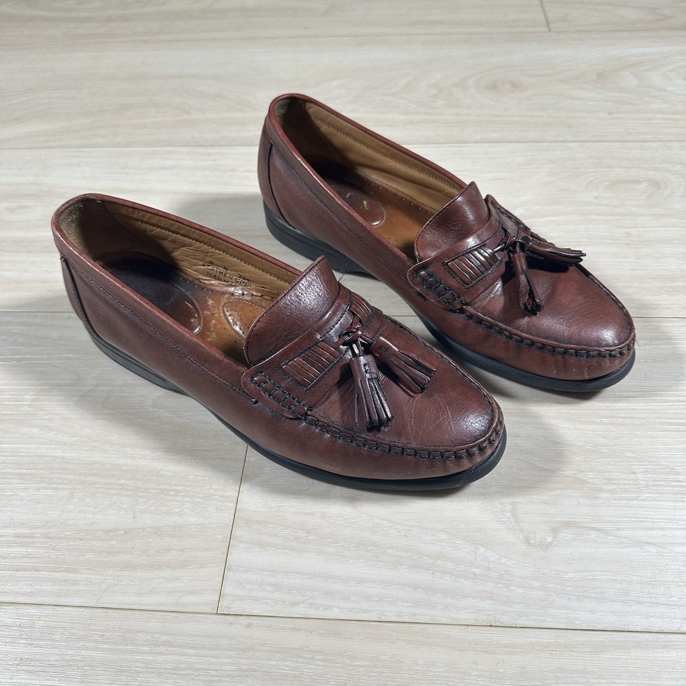 GH Bass Weejuns Mens 8 Loafers Burgundy Leather Tassel Kiltie Preppy 7321